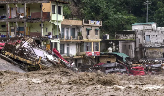 देहरादून में बादल फटने से 13 की मौत
