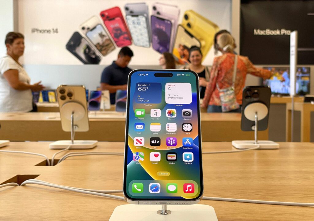 Apple introduces the Apple Upgrade Program, giving customers an easy way to lease devices and upgrade to newer models.